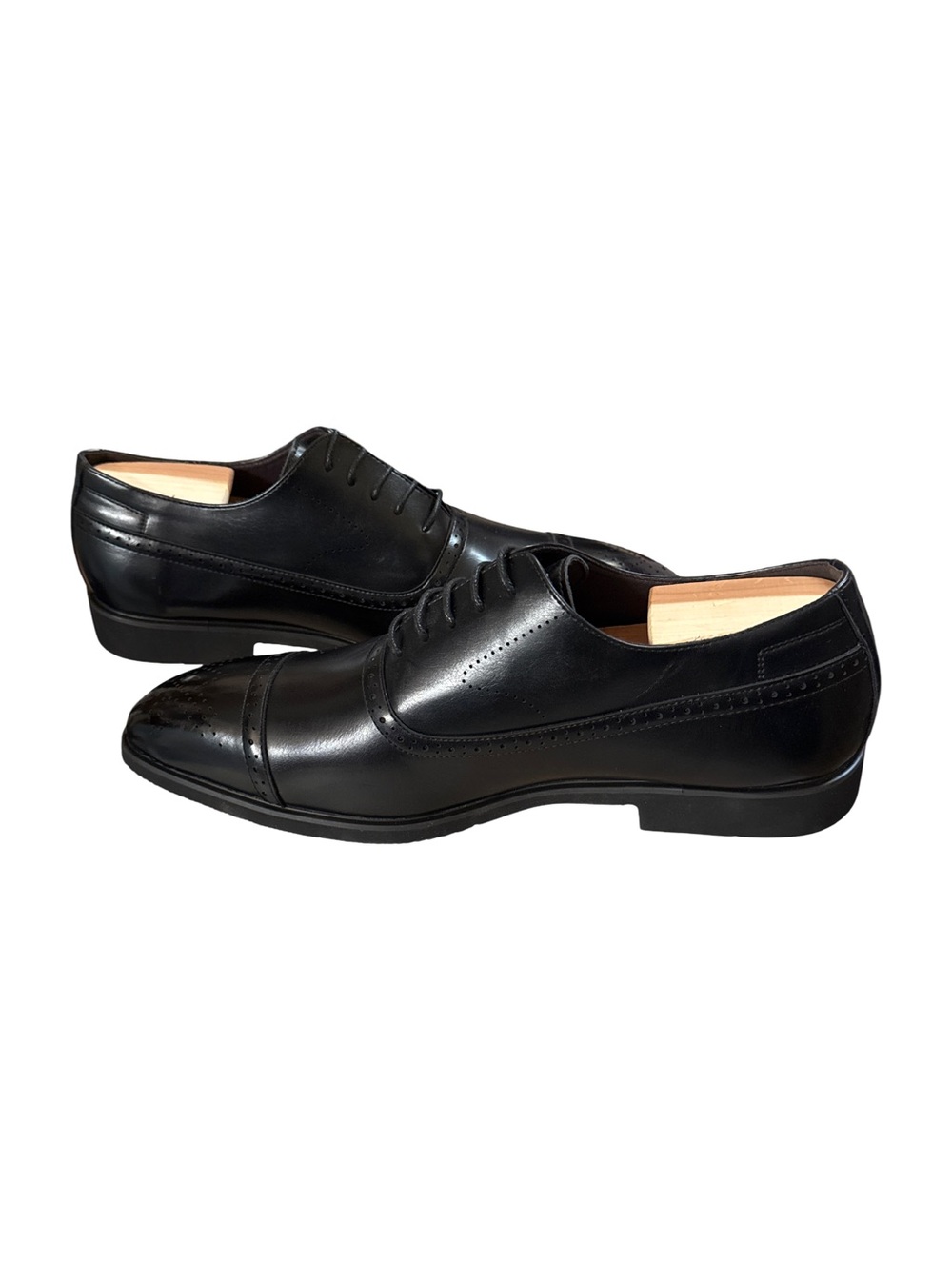 Classic Men’s Black Leather Cap-Toe Oxfords - Picture 8 of 9